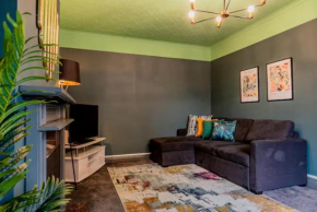 Host & Stay - Compton House